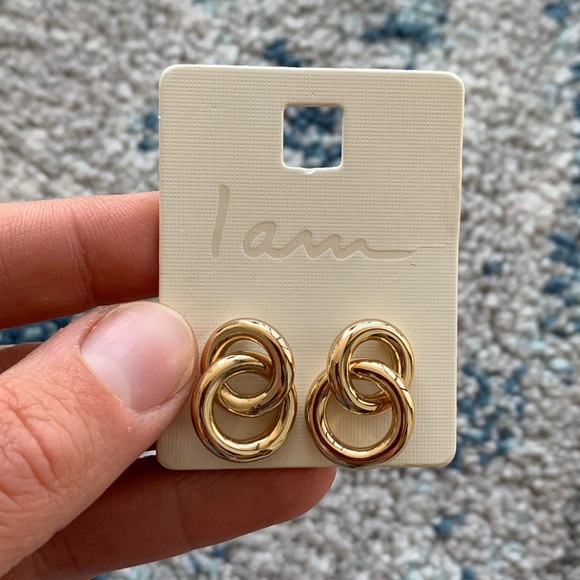 ️NWT gold plated earrings - Picture 2 of 4